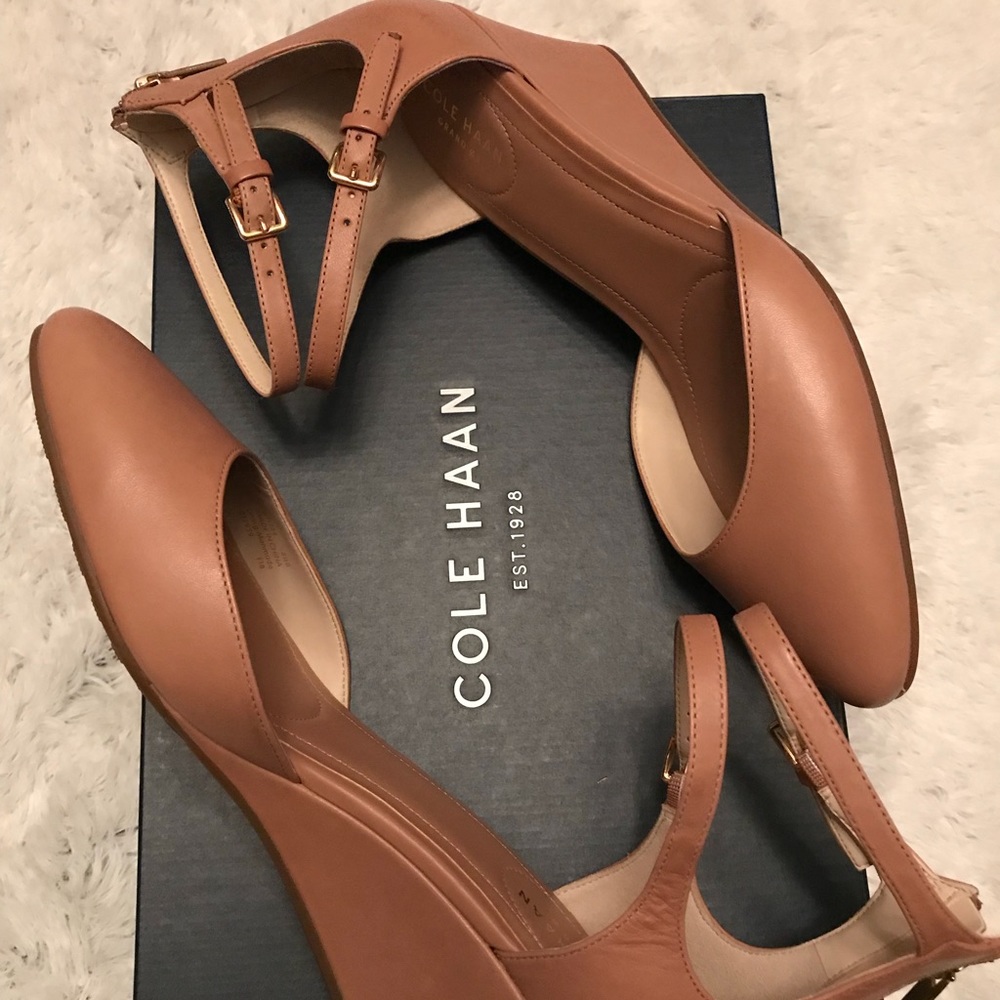 COLE HAAN Mocha Mousse Maddie Wedges 8.5
